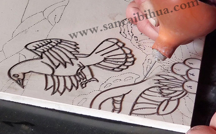 瓷板畫表面凹凸屬于正常嗎?